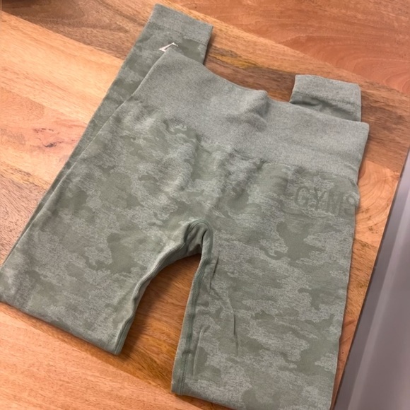 Cami green Gymshark scrunch butt seamless leggings size medium - Picture 1 of 3
